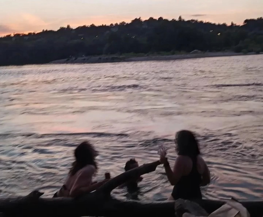 Des amies et moi dans le Rhône